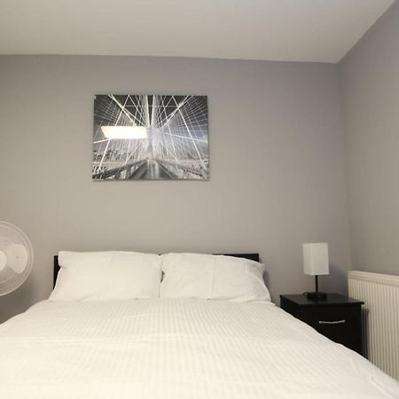 A A Guest Rooms Woolwich 런던 외부 사진