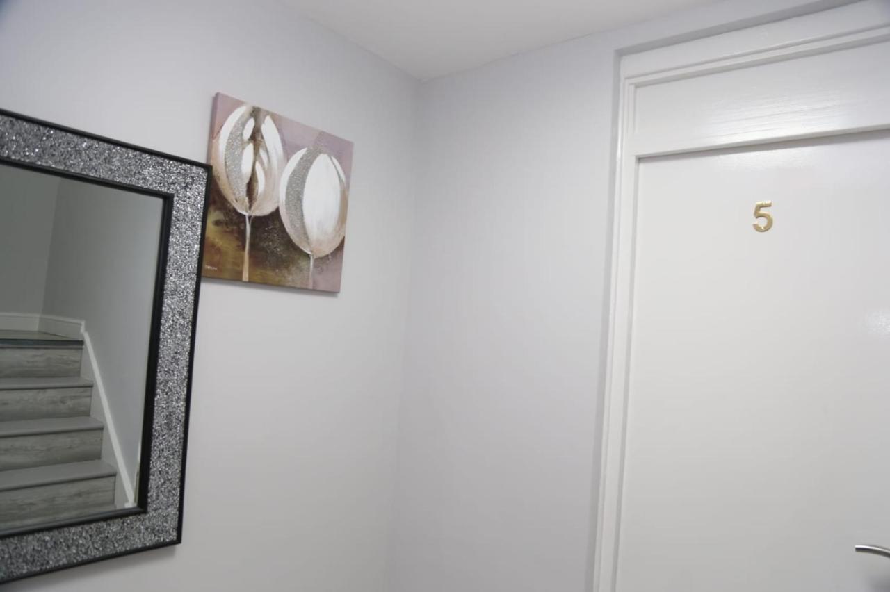 A A Guest Rooms Woolwich 런던 외부 사진